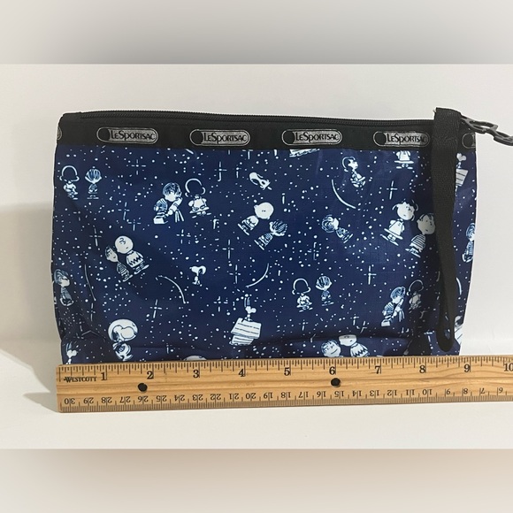 LeSportsac Peanuts Snoopy Stargazer Wristlet Pouch-like new - Picture 9 of 9